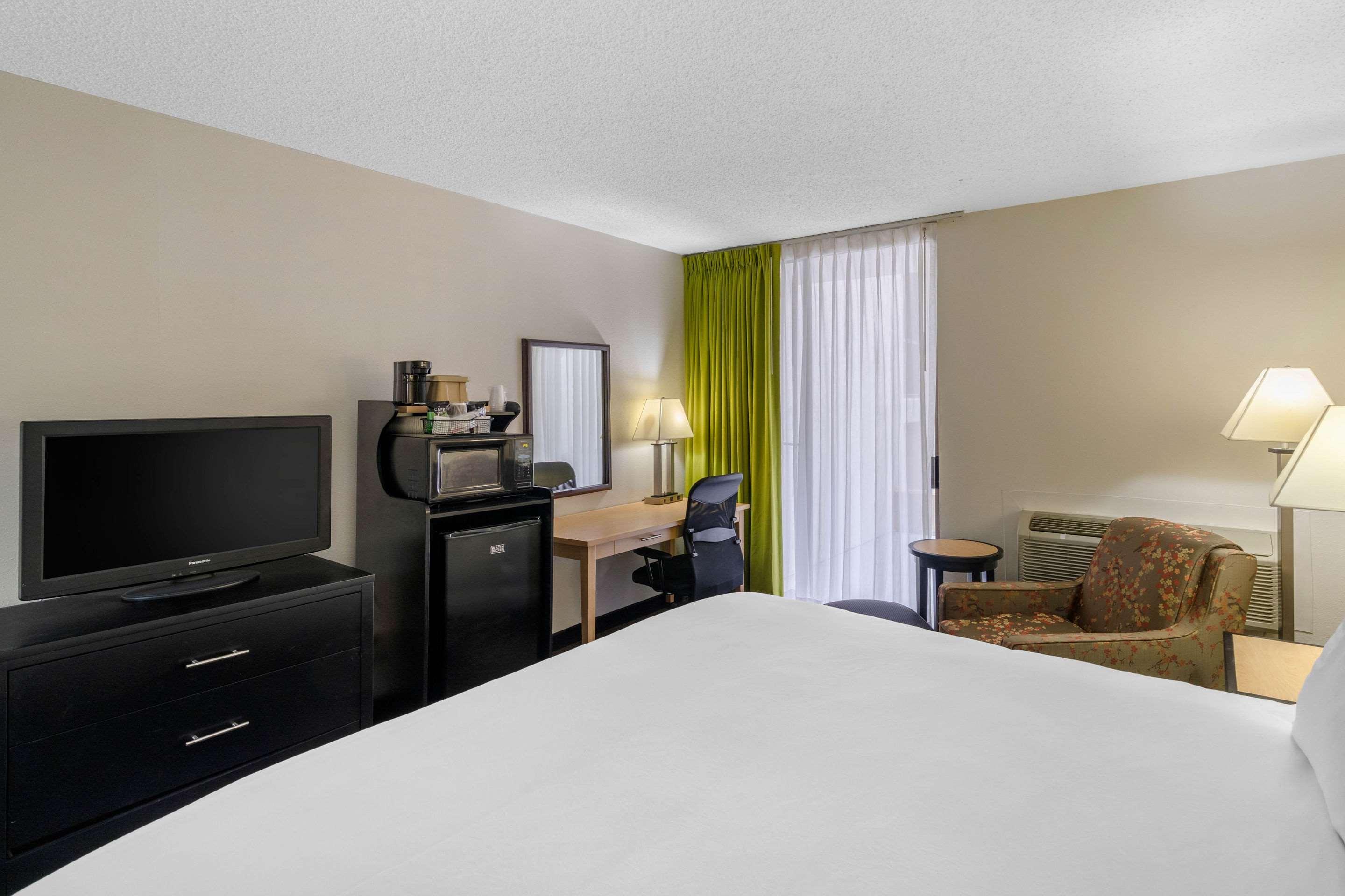 Quality Inn Tyler - Lindale Екстериор снимка