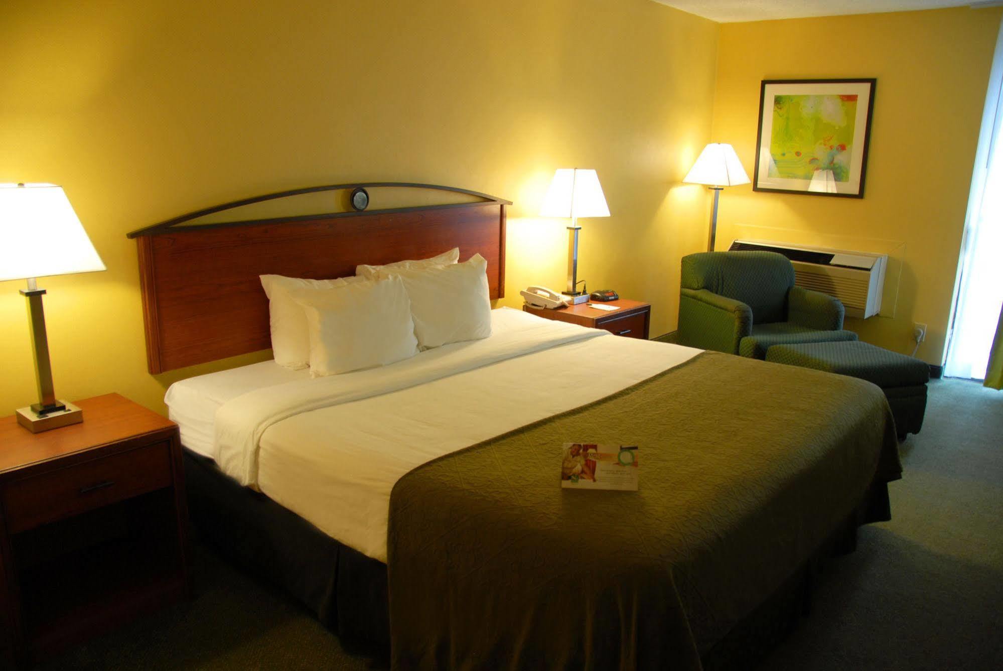 Quality Inn Tyler - Lindale Екстериор снимка