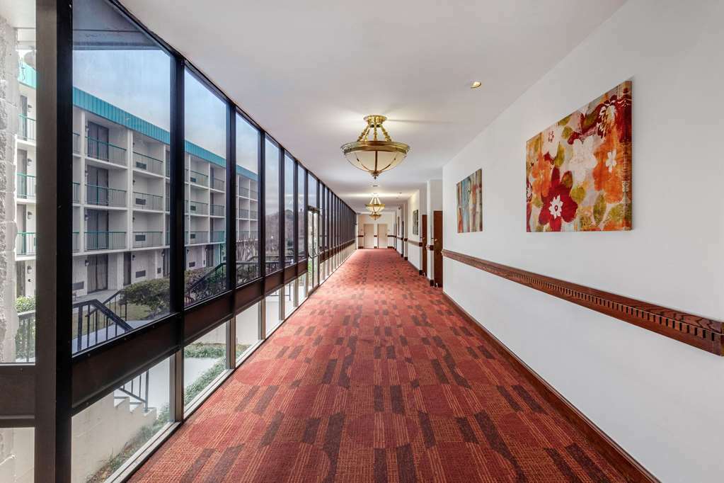 Quality Inn Tyler - Lindale Удобства снимка